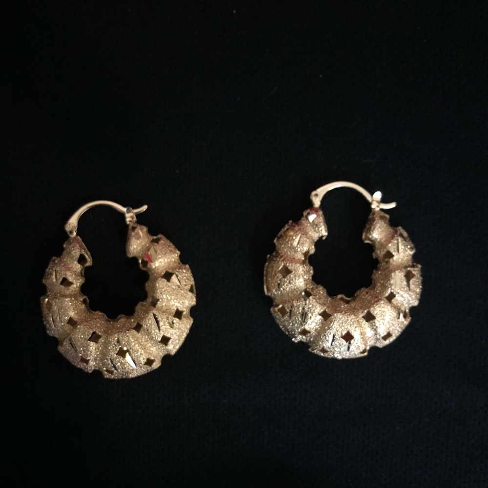 14k Gold Plated Cut Out Hoop Earring - Picture 6 of 8